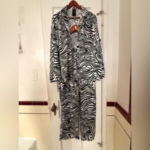 Swirly Pattern Pajama Set
